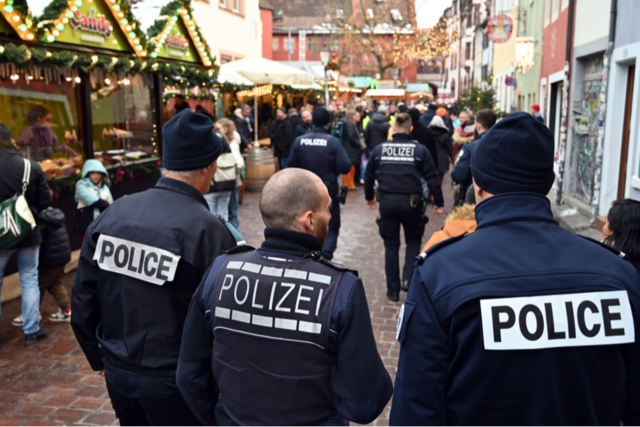 Trinationale Streife sorgt fr Sicherheit auf dem Freiburger Weihnachtsmarkt