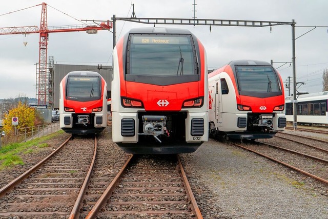 Die neuen Flirt Evo Triebzge des Schw...&#8211; der Mittlere kommt nach Basel.  | Foto: Pascal Schpflin