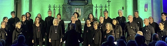 Krimikonzert in der Kirche:  der Chor ...e ganz besondere Idee  musikalisch um.  | Foto: Jutta Schtz