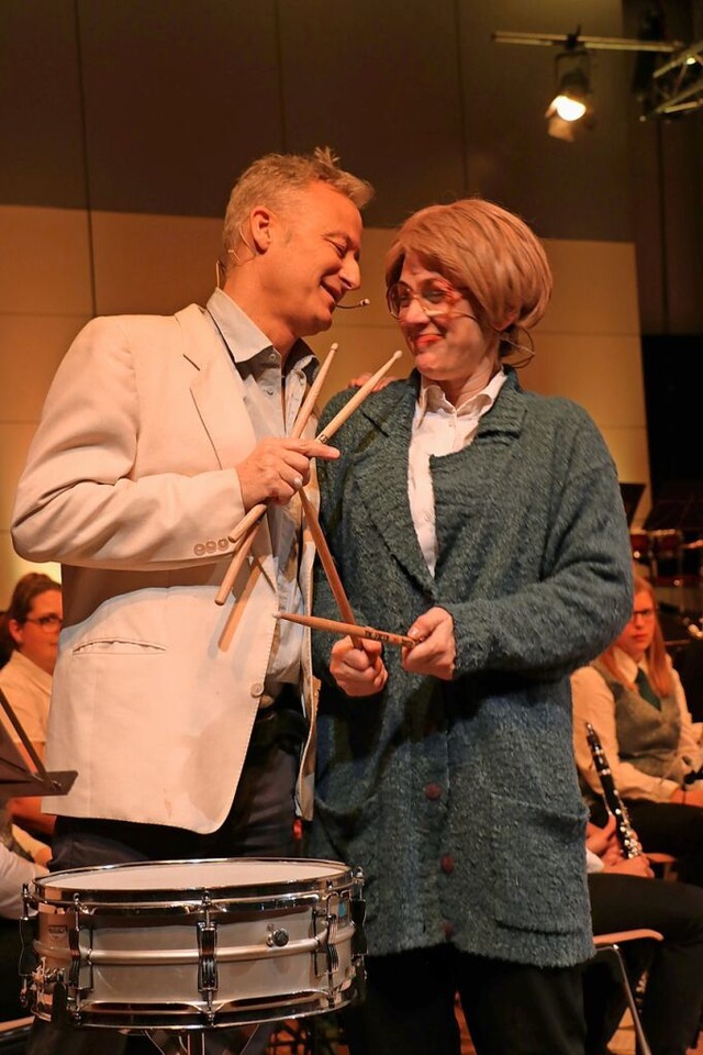 Graue Maus (Nicole Djandji-Stahl) trif...sen Frauenheld (Christoph Hllstrung).  | Foto: Martha Weishaar