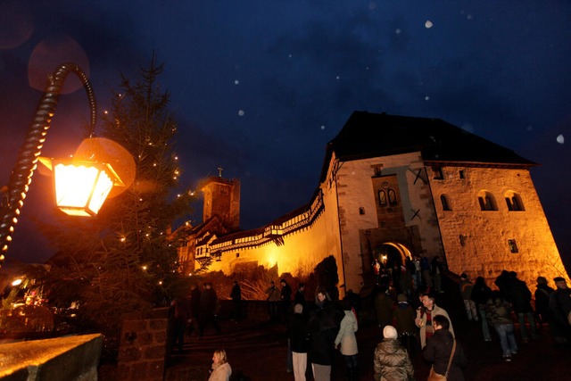 Fast vergessene Handwerksknste bilden...en Weihnachtsmarktes auf der Wartburg.  | Foto: Andreas Weise (dpa)