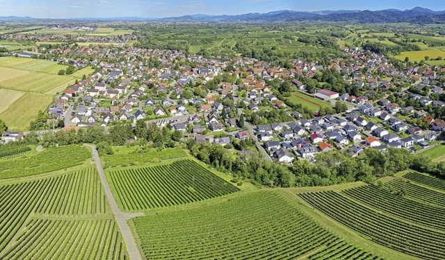 Buggingen &#8211; im Bild eine Drohnen...ingen Ortsmitte II&#8220; wiederholen.  | Foto: Matthias Weniger