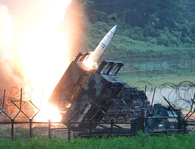 Die Ukraine darf ATACMS-Raketen gegen Ziele in Russland einsetzen. (Archivbild)  | Foto: -/yonhap/dpa