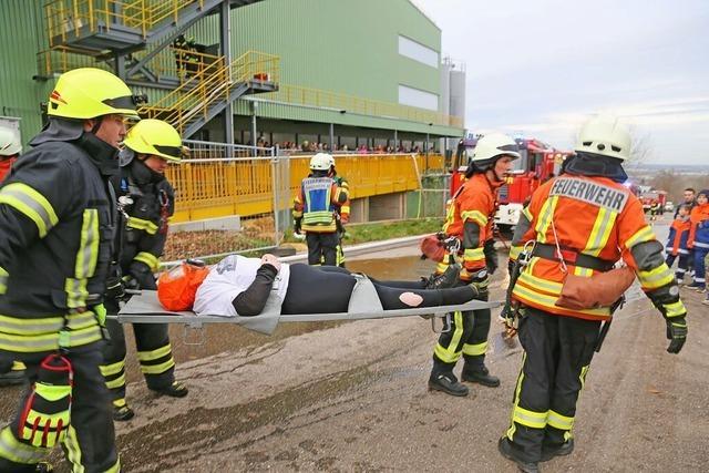 Grobung simuliert Verpuffung im Zweckverband Abfallbehandlung Kahlenberg in Ringsheim