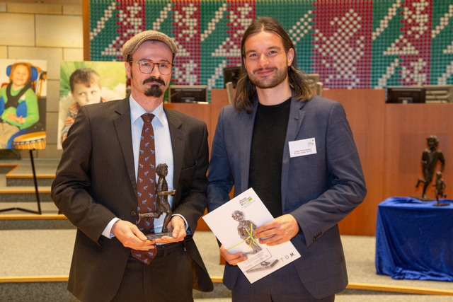 Ralph Wrschinger (links) und Lukas Fl...leihung im Landtag NRWs in Dsseldorf.  | Foto: Fotografie_Monika_Baumann