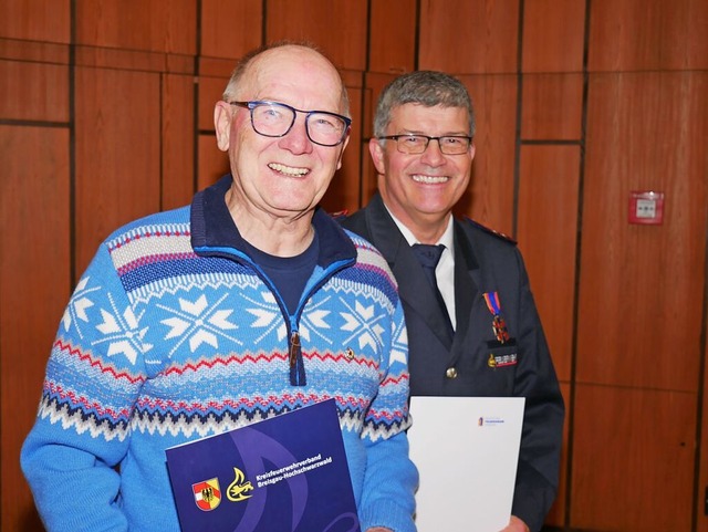 Gustl Frey (links) und Burghard Hermann werden geehrt.  | Foto: Eva Korinth