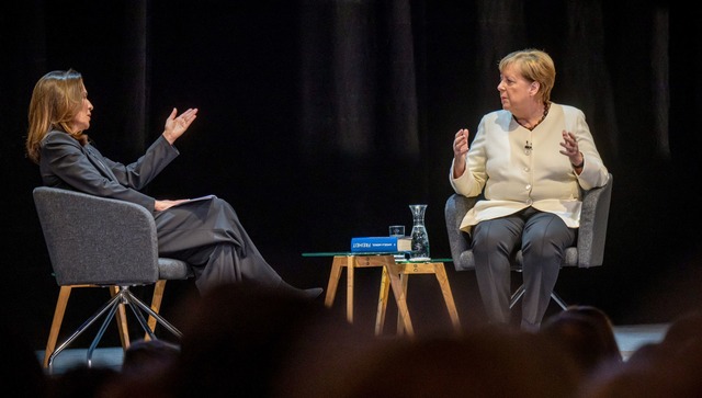 "Genug war genug", sagt Merkel.  | Foto: Michael Kappeler/dpa-Pool/dpa