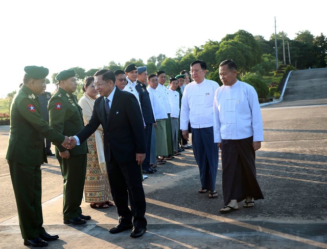 General Min Aung Hlaing regiert Myanmar mit eiserner Hand. (Archivbild)  | Foto: -/The Myanmar Military True News Information Team via AP/dpa