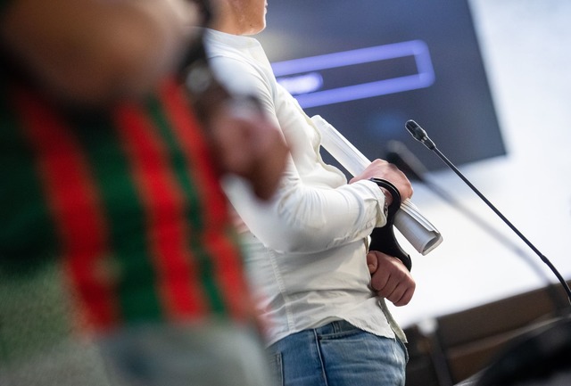 Weil ein Sch&ouml;ffe eine WhatsApp-Na...ttgart aufgerollt werden. (Archivbild)  | Foto: Christoph Schmidt/dpa