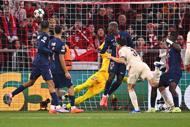 Bayern-Verteidiger Minjae Kim (r) k&ouml;pft sein erstes Champions-League-Tor.  | Foto: Tom Weller/dpa