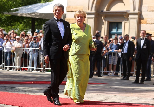 Nicht nur in der Oper findet Angela Merkel Entspannung (Archivbild).  | Foto: Karl-Josef Hildenbrand/dpa/dpa-tmn