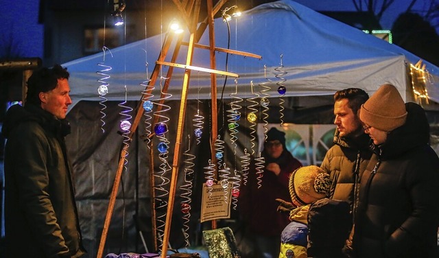 Viel zu bestaunen gibt es an den Stnden auf dem Kippenheimer Weihnachtsmarkt.   | Foto: Adrian Hofmann