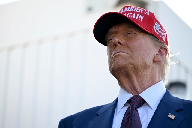 Trump zieht im Januar erneut ins Wei&szlig;e Haus ein. (Archivbild)  | Foto: Brandon Bell/Getty Images North America Pool via AP/dpa