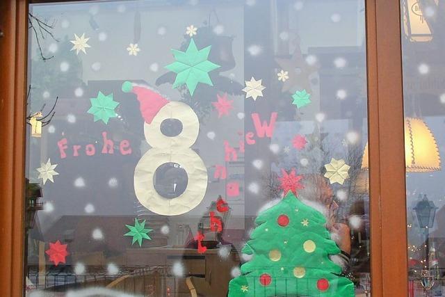 Ein Adventskalender bringt Menschen in Herrischried jeden Tag woanders zusammen