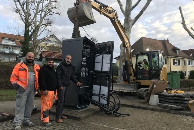 In der Breisacher Innenstadt gib es jetzt eine neue Schnellladesule fr E-Autos