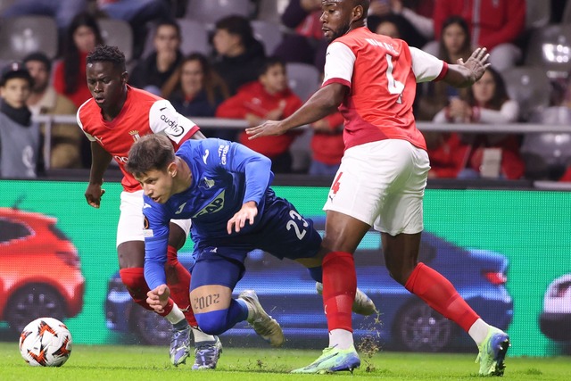 Hoffenheim und Adam Hlozek geraten ins Straucheln  | Foto: Luis Vieira/AP