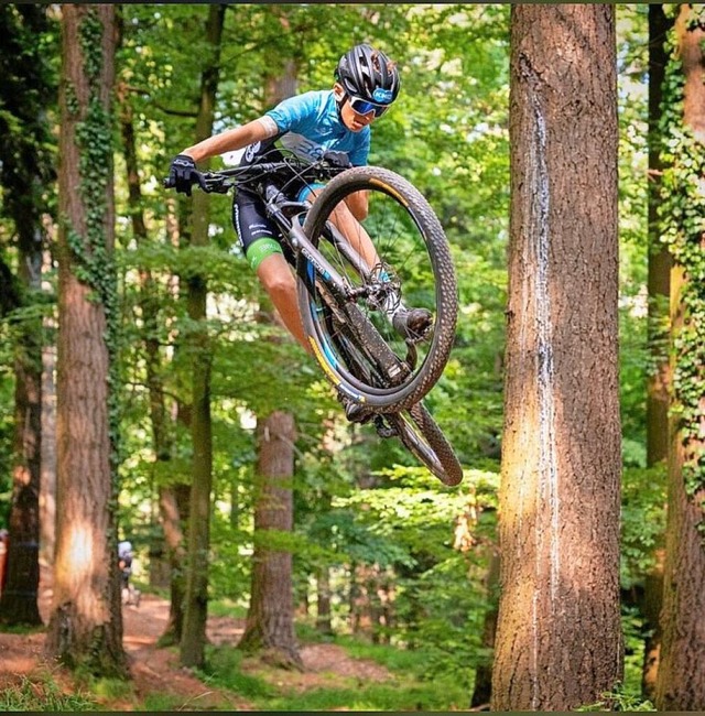 Tom Brunner mischt deutschlandweit erf... in der U17 der Montainbikefahrer mit.  | Foto: Andreas Brunner