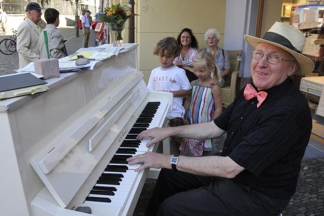 Gottfried Beck, der Mann am Klavier vom Augustinerplatz in Freiburg, ist tot