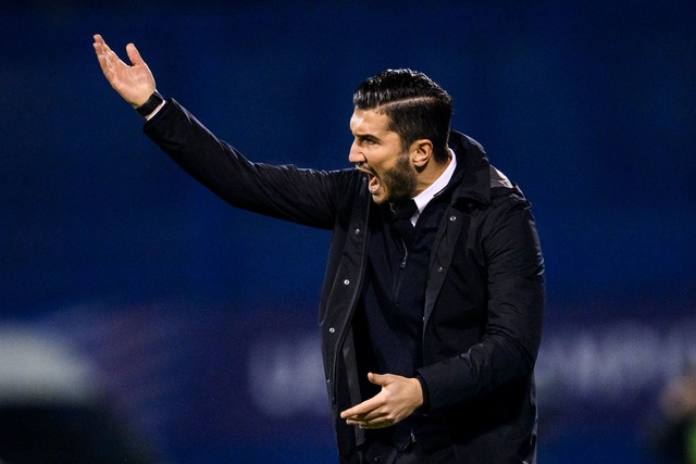 Impulsiver Trainer in der Coaching Zone: Nuri Sahin.  | Foto: Tom Weller/dpa