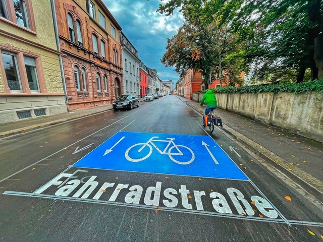 Wie hier in Lrrach soll es auch Fahrradstraen in Rheinfelden geben.  | Foto: Barbara Ruda