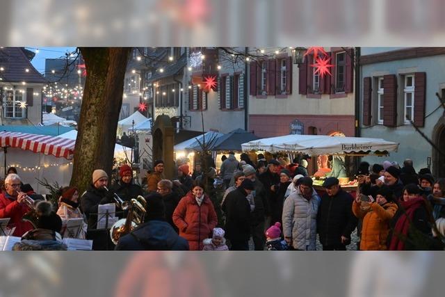 Weihnachtsmarkt und Spectaculum beginnen