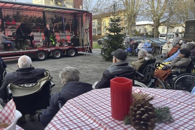 Mit dem Weihnachtstruck auf Offenburg-Tour