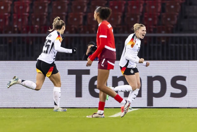 Doppelpack im DFB-Dress: Frankfurts Laura Freigang (r.)  | Foto: Michael Buholzer/KEYSTONE/dpa