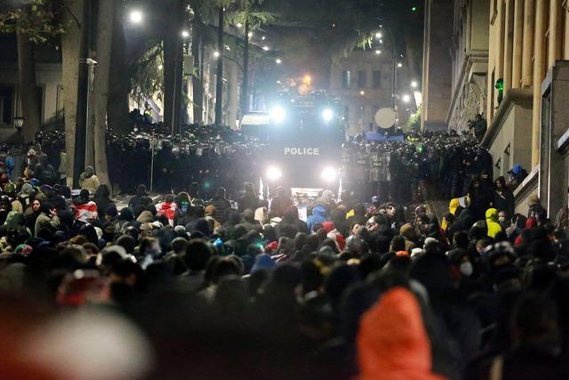 Georgiens Polizei meldet über 100 Festnahmen nach Protesten