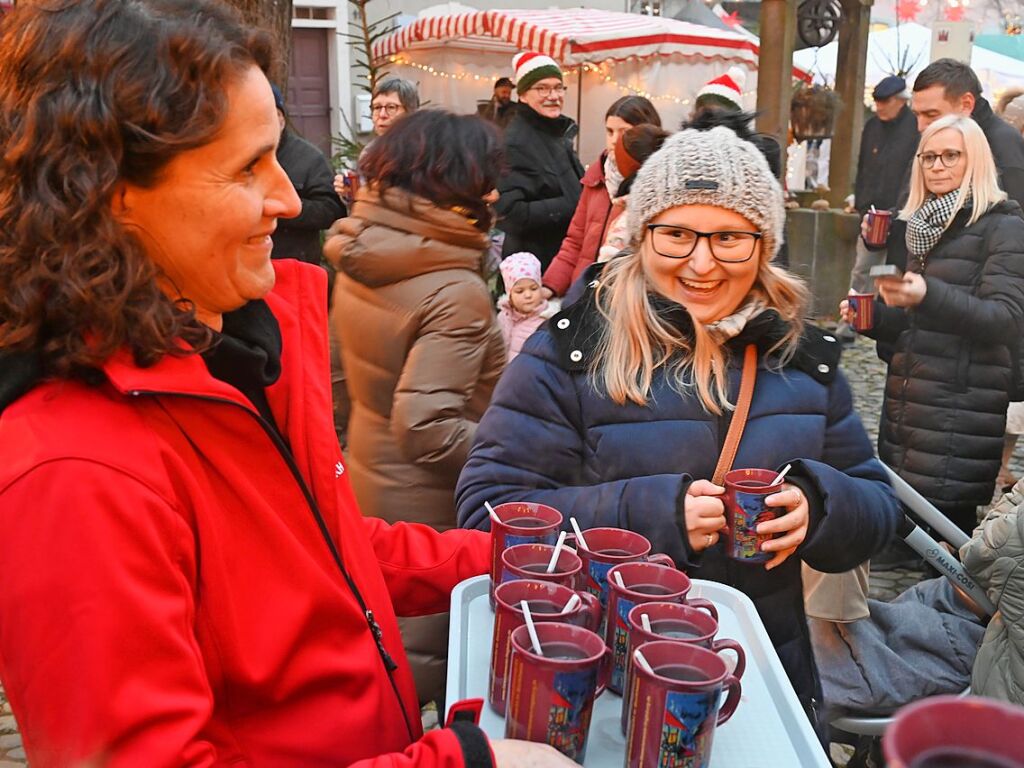 Impressionen vom dreitgigen Weihnachtsmarkt im historischen Stadtkern von Burkheim