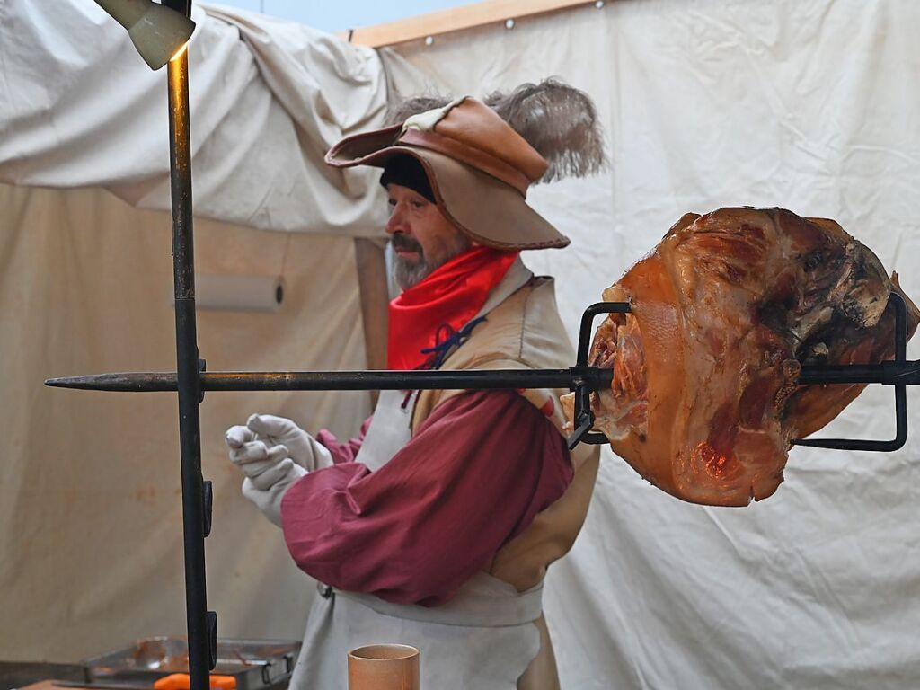 Impressionen vom dreitgigen Weihnachtsmarkt im historischen Stadtkern von Burkheim