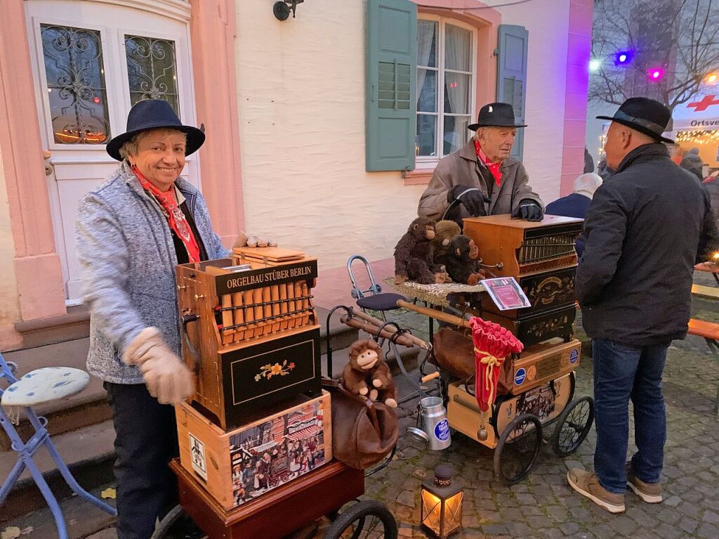 Die  Marcher Orgelltt beim Hugstetter Adventsmarkt