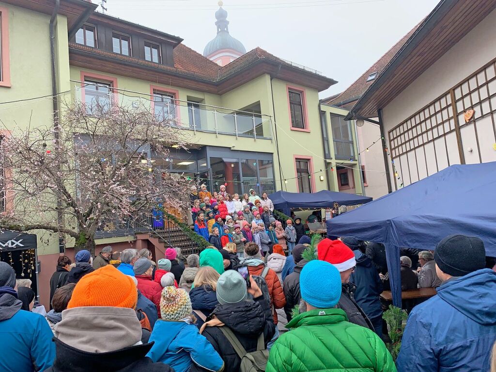 Beim Adventsmarkt in Neuershausen