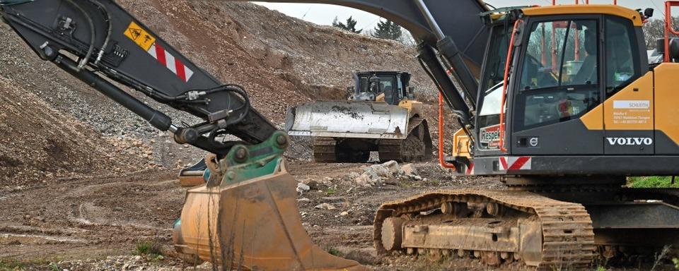 Feuer beschdigt Baumaschine auf Freiburger Dietenbach-Baustelle – Polizei geht von Brandstiftung aus