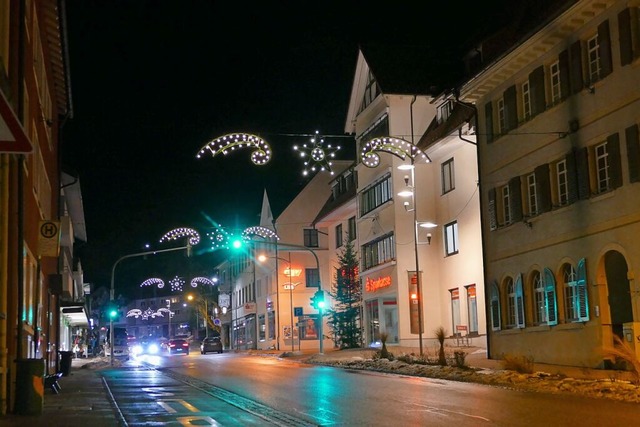 Die Weihnachtsbeleuchtung hatte die Kasse des HGV stark belastet.  | Foto: Heidi Rombach