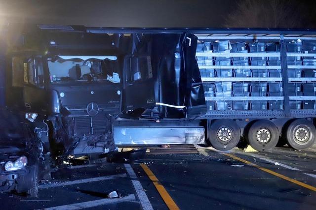 So lief die zerstrerische Autobahnfahrt eines Lastwagens in Nordrhein-Westfalen ab