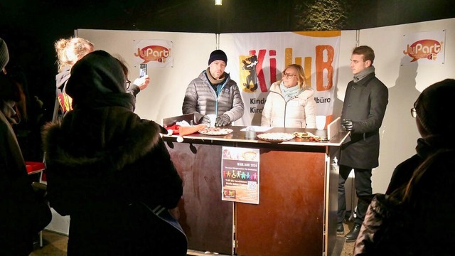 Auch kalte Hnde und Fe hielten die ...astian, Martina Peitz, Darius Reutter.  | Foto: Heike Schwende