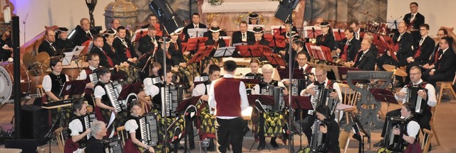 Zum Doppelkonzert zum 50-jhrigen Best... Trachtenkapelle Breitnau eingeladen.   | Foto: Thomas Biniossek