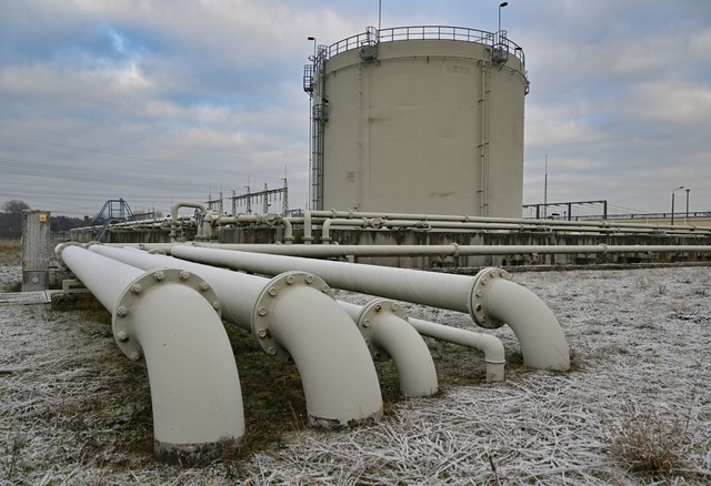 Es ist winterlich kalt. Wie weit steigt der Gaspreis noch? (Symbolfoto)  | Foto: Patrick Pleul/dpa