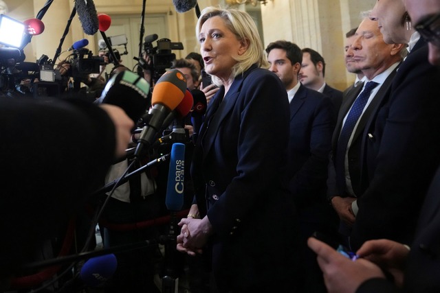 Zun&auml;chst hatte das Rassemblement ... das Vertrauen entziehen. (Archivbild)  | Foto: Michel Euler/AP/dpa