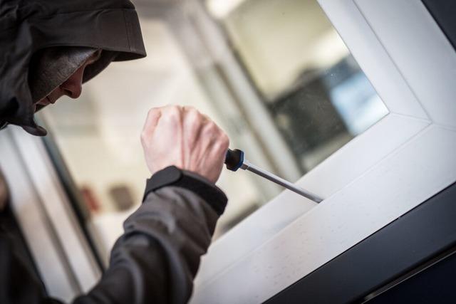 Hausbewohner in Gundelfingen bemerkt nachts Einbrecher