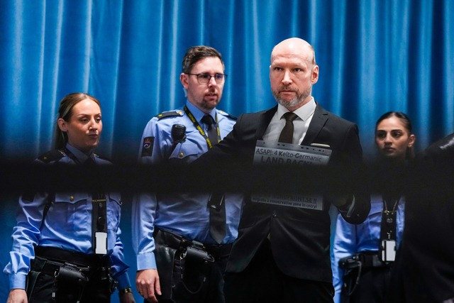 Anders Behring Breivik wird auch nach ...icht vorzeitig aus der Haft entlassen.  | Foto: Beate Oma Dahle/NTB/dpa