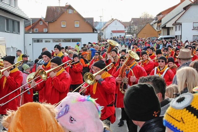 Der Fuhrmannstag 2024 glich einem kleinen Narrentreffen.  | Foto: Christa Maier