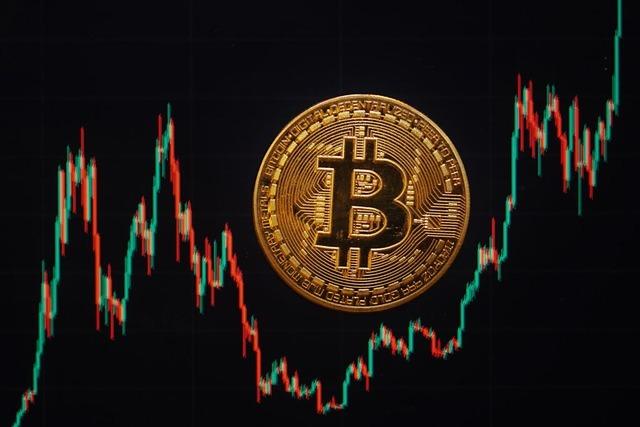 Kryptowhrung Bitcoin knackt  die 100.000-Dollar-Marke