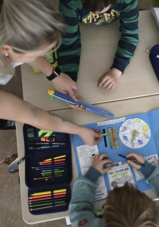 Ab 2026 greift der Rechtsanspruch auf Ganztagsbetreuung an Grundschulen.   | Foto: Bernd Weibrod (dpa)