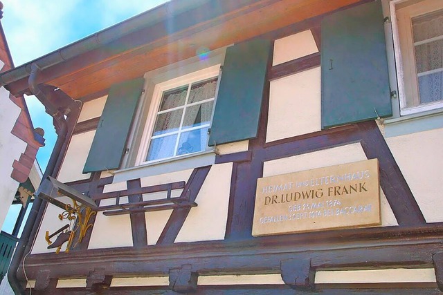 Eine Gedenktafel  erinnert an den berhmtesten Nonnenweierer: Ludwig Frank.   | Foto: Heidi Foessel