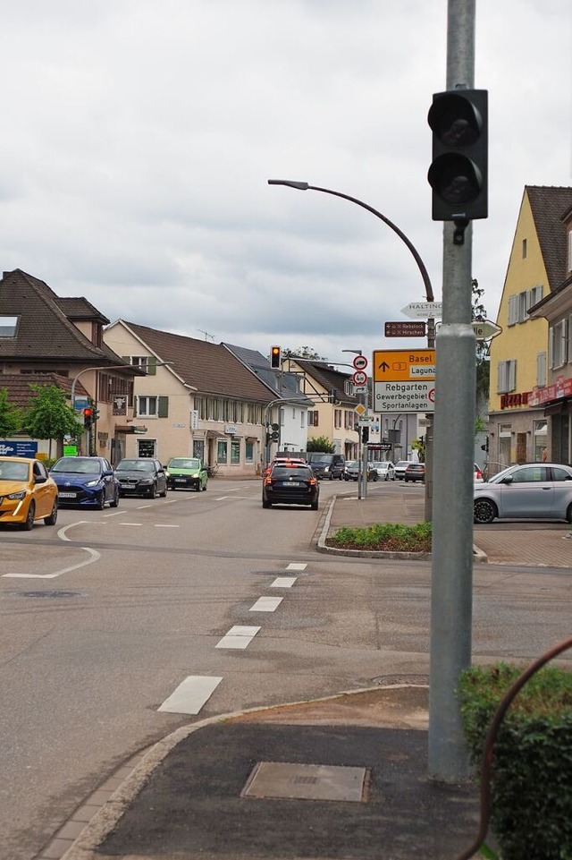 Die Ampel in der Haltinger Ortsmitte soll nachts wieder dunkel bleiben.  | Foto: Herbert Frey