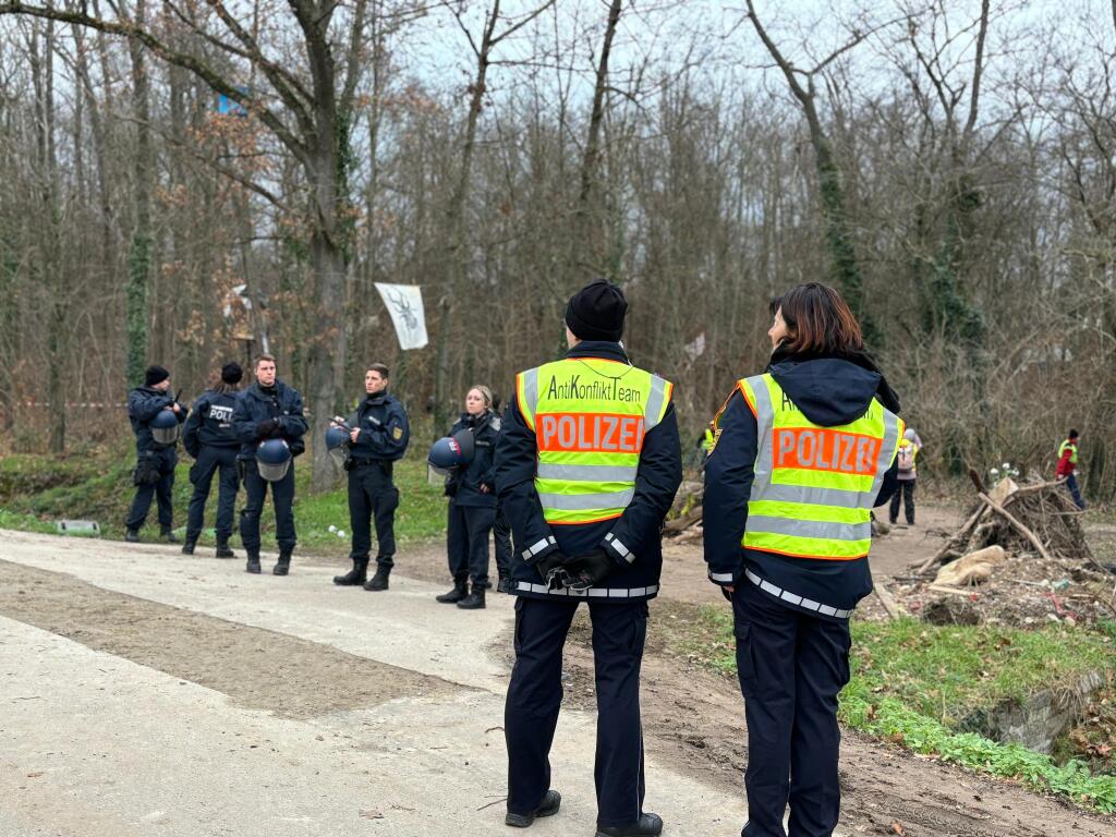 Ein Kriseninterventionsteam der Polizei war vor Ort.