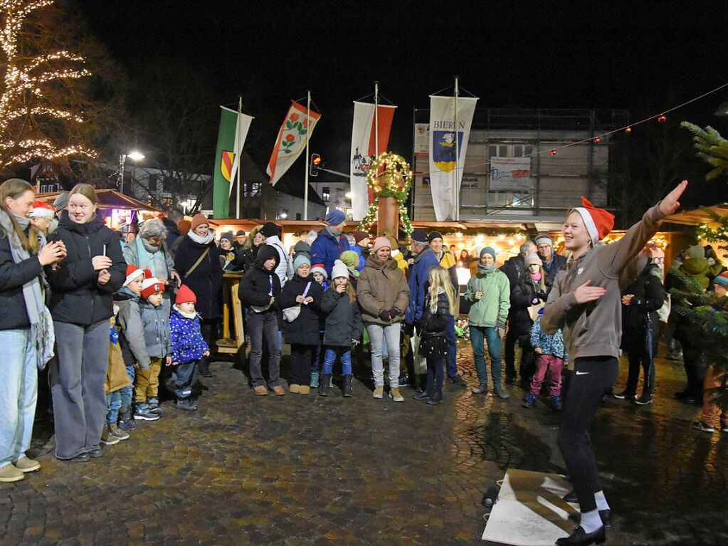 Eine spontane Stepptanzeinlage auf dem Weihnachtsmarkt Gundelfingen