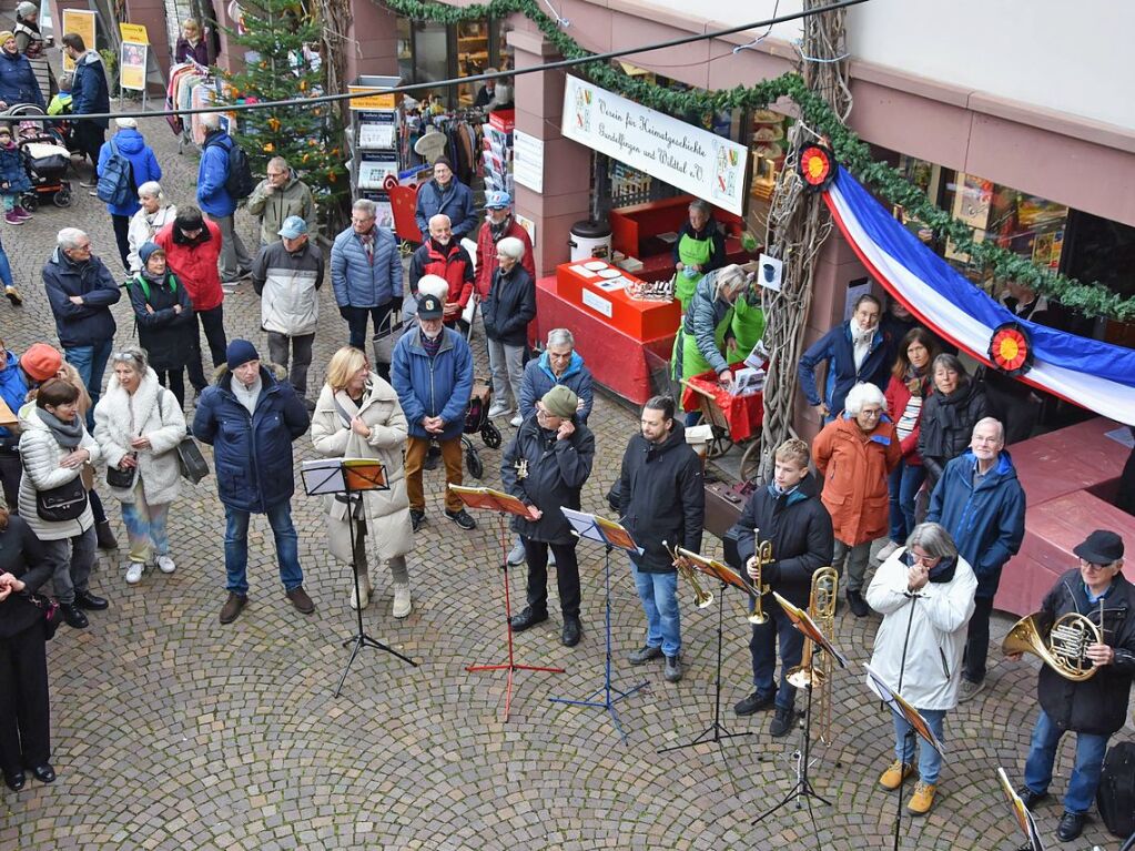 Der Evangelische Posaunenchors untermalte die Erffnung des Weihnachtsmarktes.