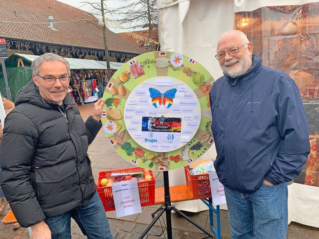 Gut besucht war der groe Weihnachtsmarkt mit seinen mehr als 65 Anbietern und einem bunten und vielfltigen Rahmenprogramm auf dem Umkircher Gutshof.